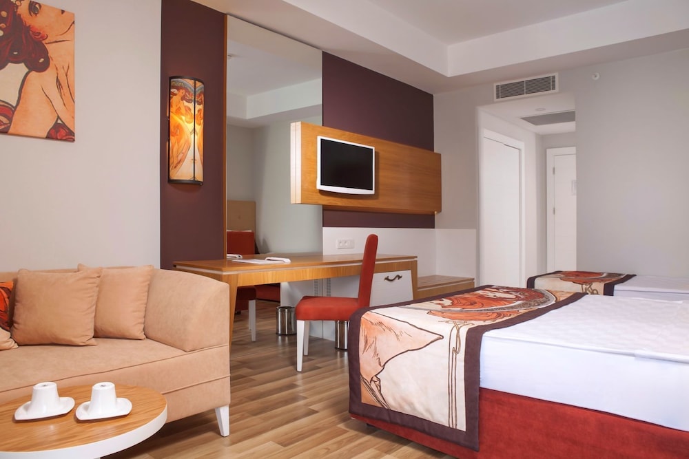 Orange Palace Side Hotel 13/65