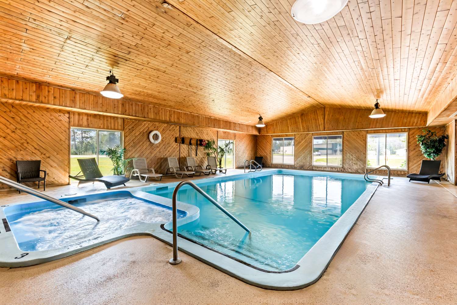 Americas Best Value Inn Tahquamenon Country 21/30