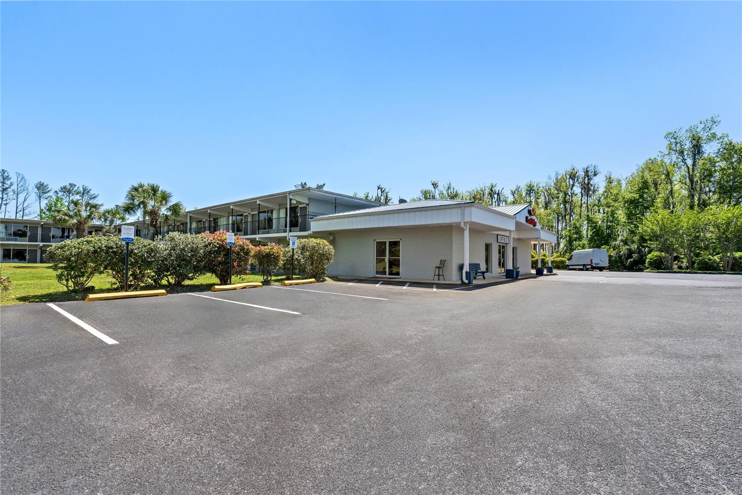 Econo Lodge Jennings, FL 22/30