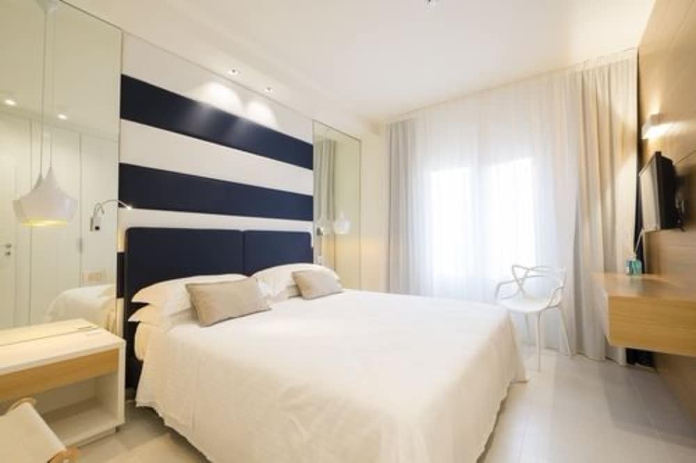 Metropol Ceccarini Suite 28/62