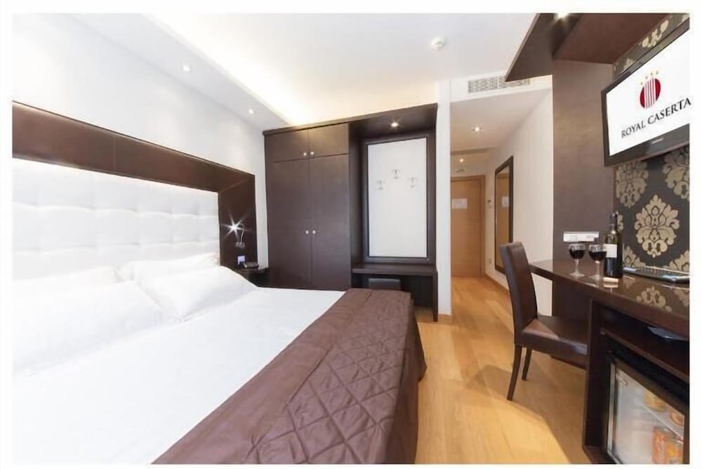 Hotel Royal Caserta 12/50