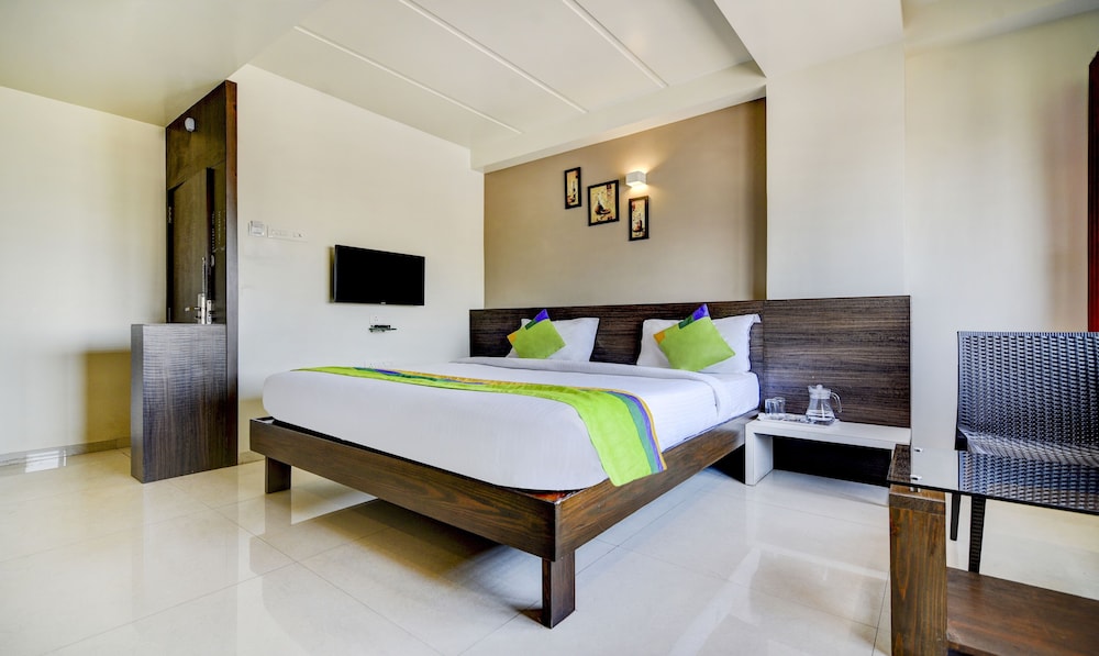 Treebo Shree Sai Suites 11/32