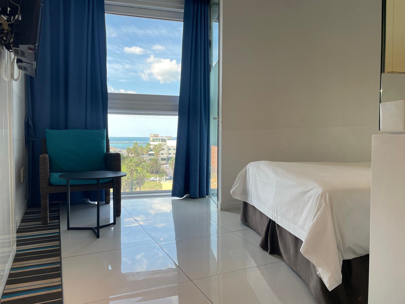 Double Bed, Lateral Side Sea View, No Terrace