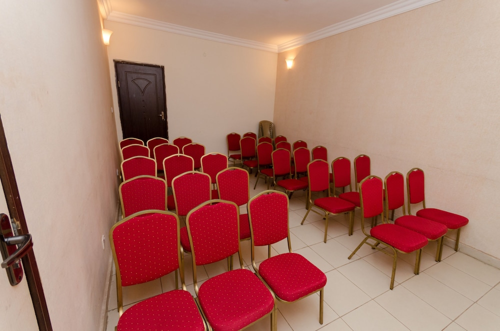 Pearl Gate Hotel 35/50