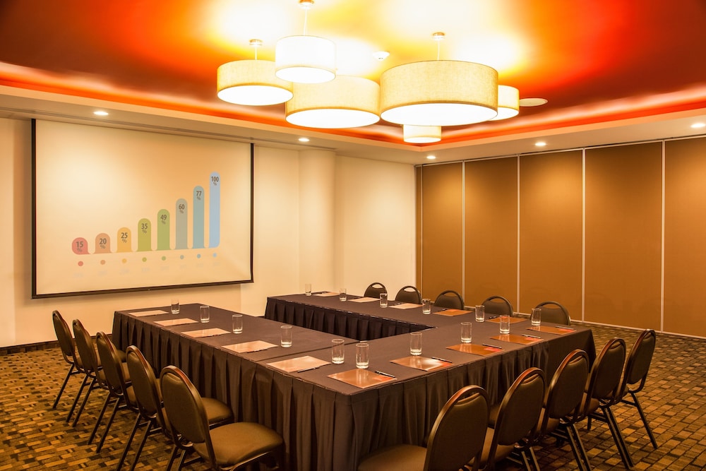 Fiesta Inn Queretaro Centro Sur 44/62