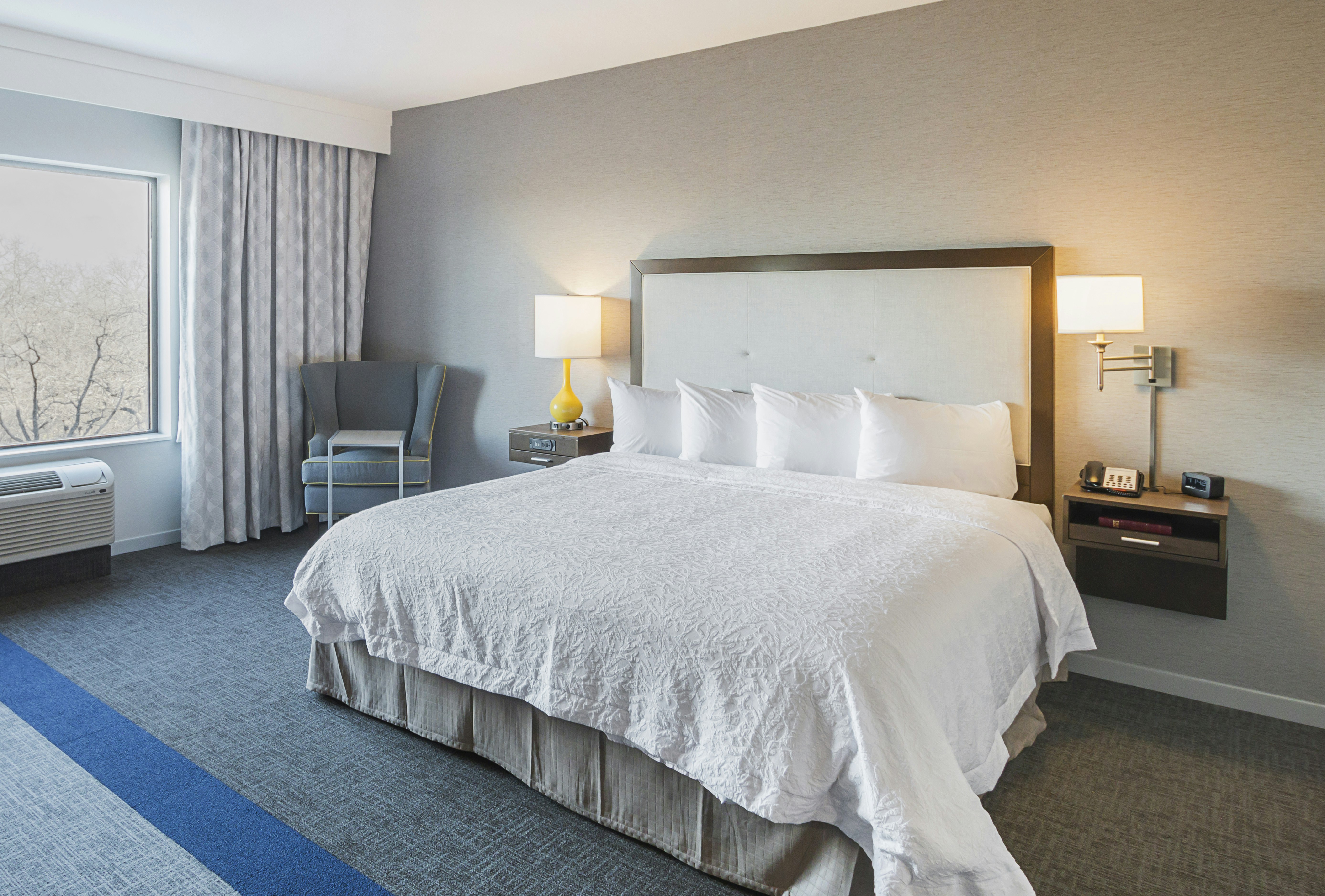 ROOM, KING BED, ACCESSIBLE