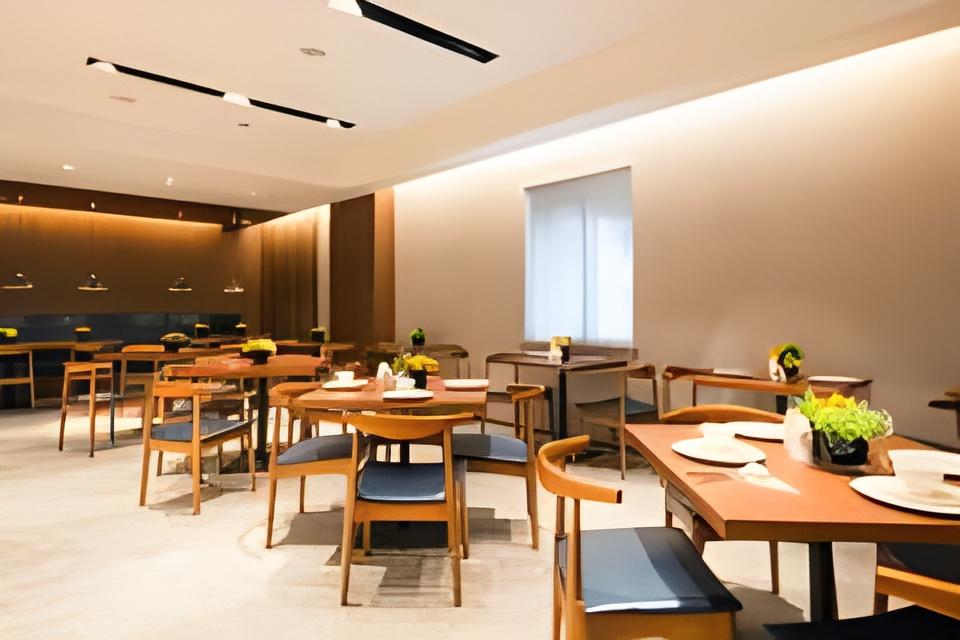 Yitel Collection (Shanghai Lujiazui, Lancun Road Metro Station) 45/51
