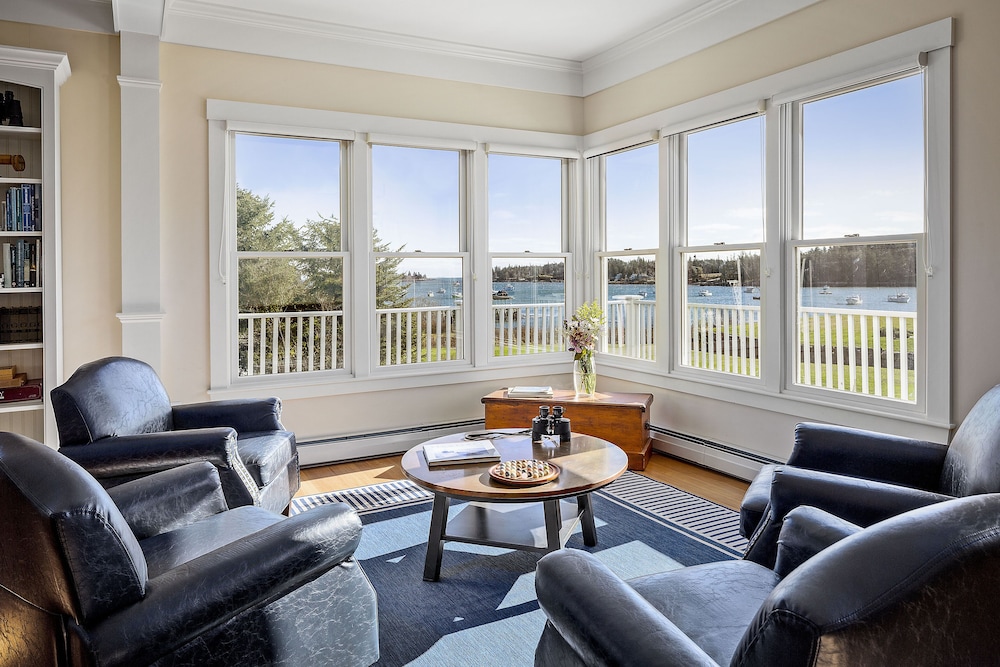 East Wind Inn 49/75
