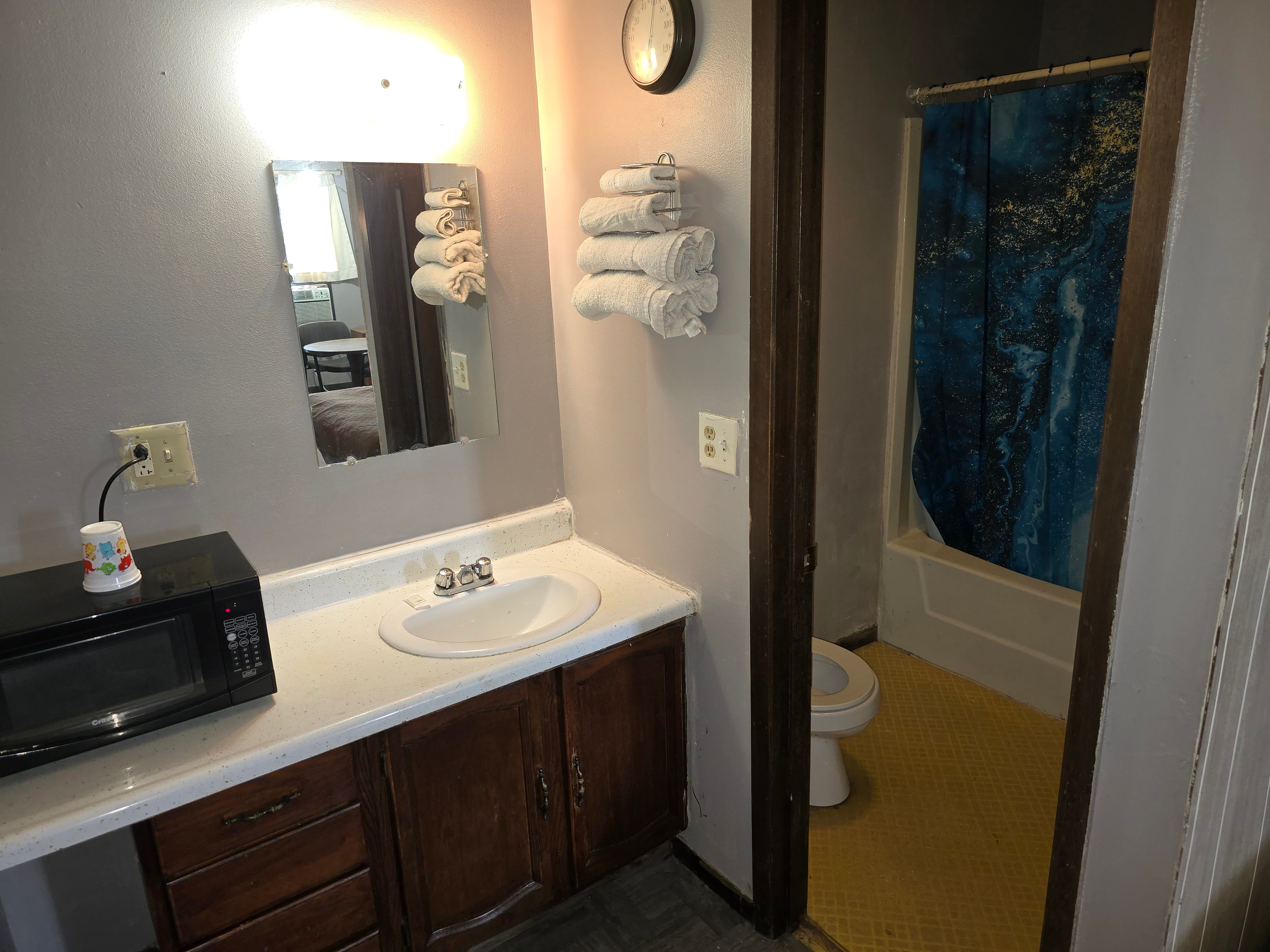 OYO Sandman Inn 53/58