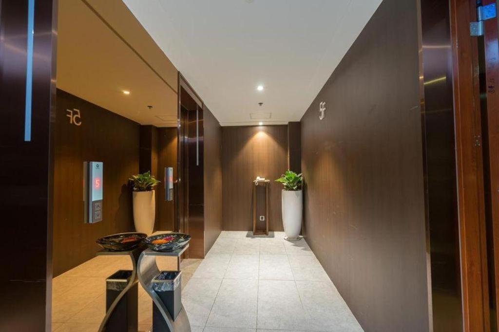Yitel (Guangzhou Pazhou Exhibition Center Chigang Metro Station) 14/44