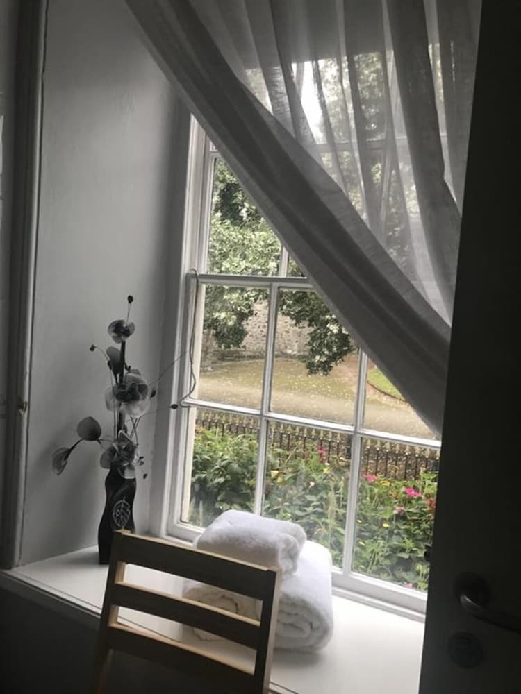The White Hart Hotel 2/40
