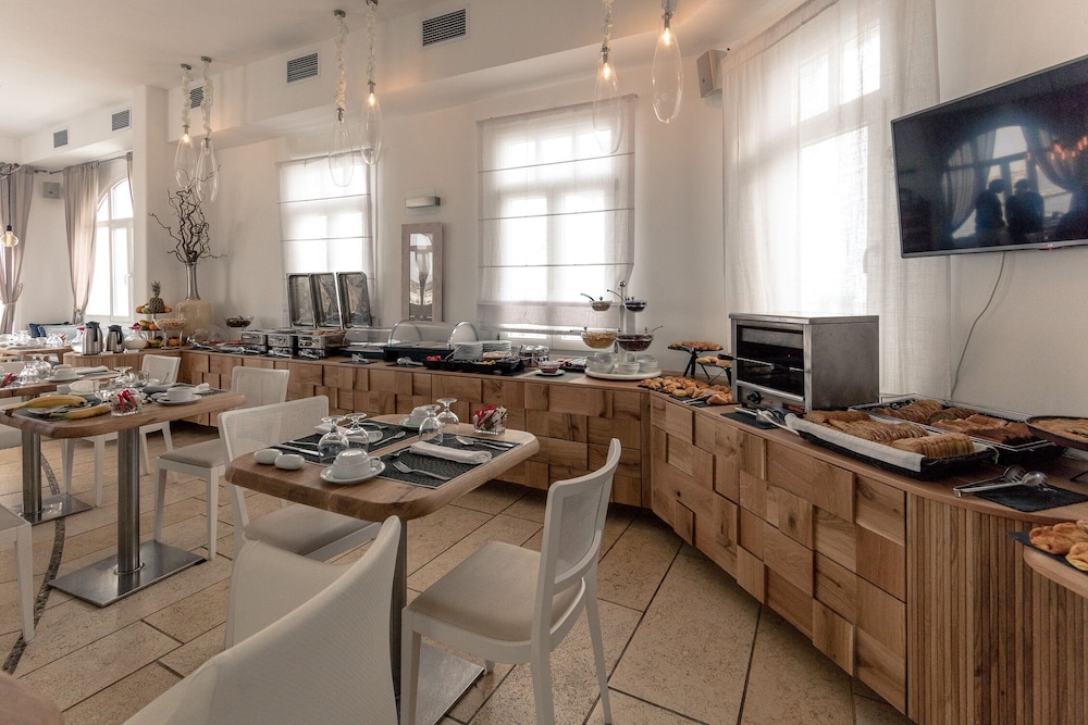 Harmony Boutique Hotel 50/64