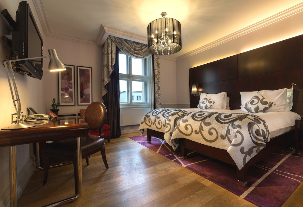 2 BEDROOMS, PRESIDENTIAL, SUITE, CITY VIEW, TERRACE