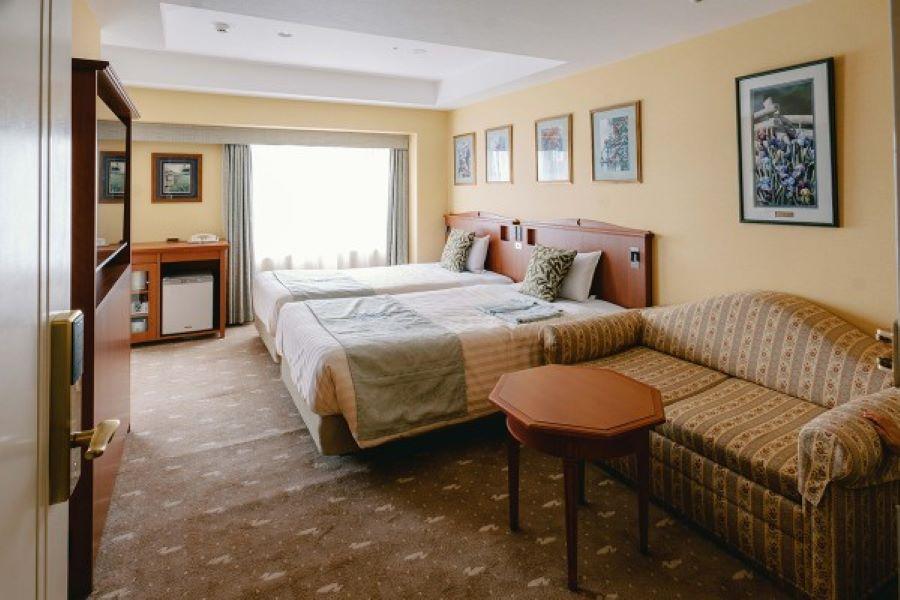 Deluxe, Twin Beds, North Wing