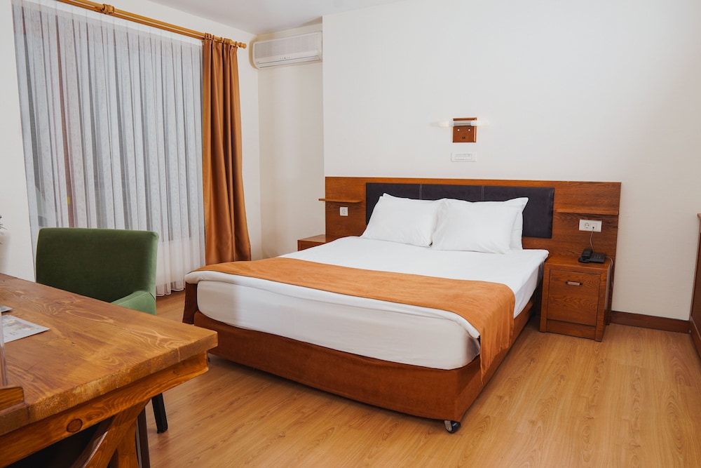 Adiamond Hotel 7/44