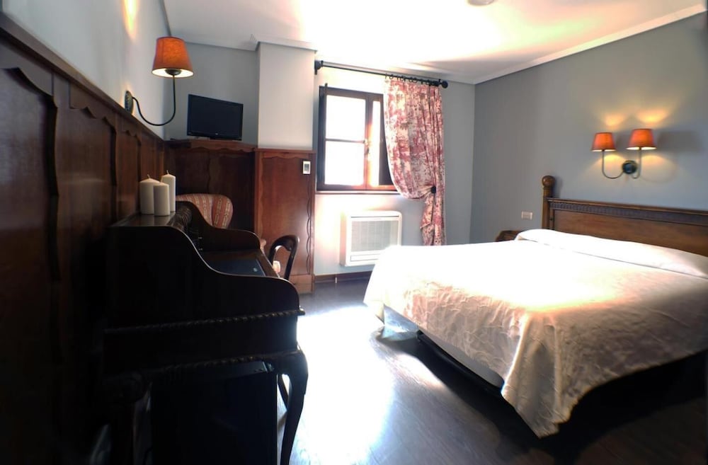 Hotel Comillas 5/27