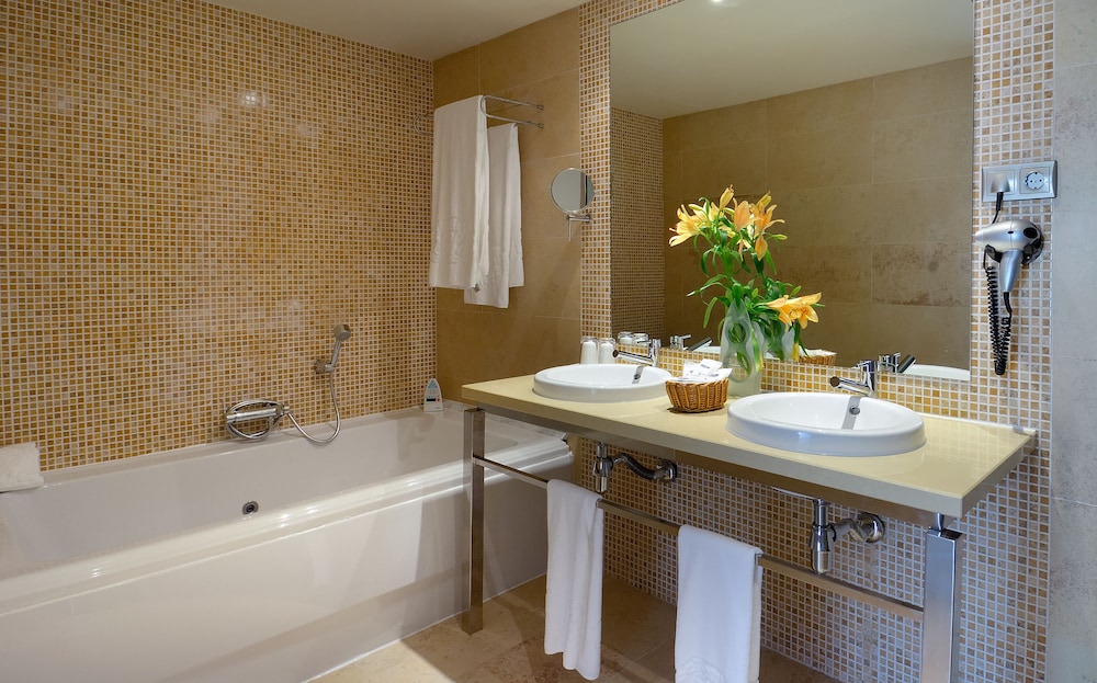 Elba Carlota Beach & Convention Resort 59/72
