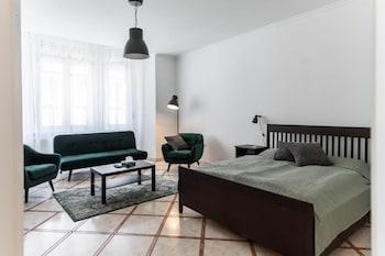 Superior, Studio, Single Bed, 2 Queen Beds, Indoor Building