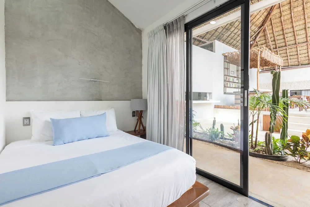 Areia Playa del Carmen-Beach front Hotel 5/50