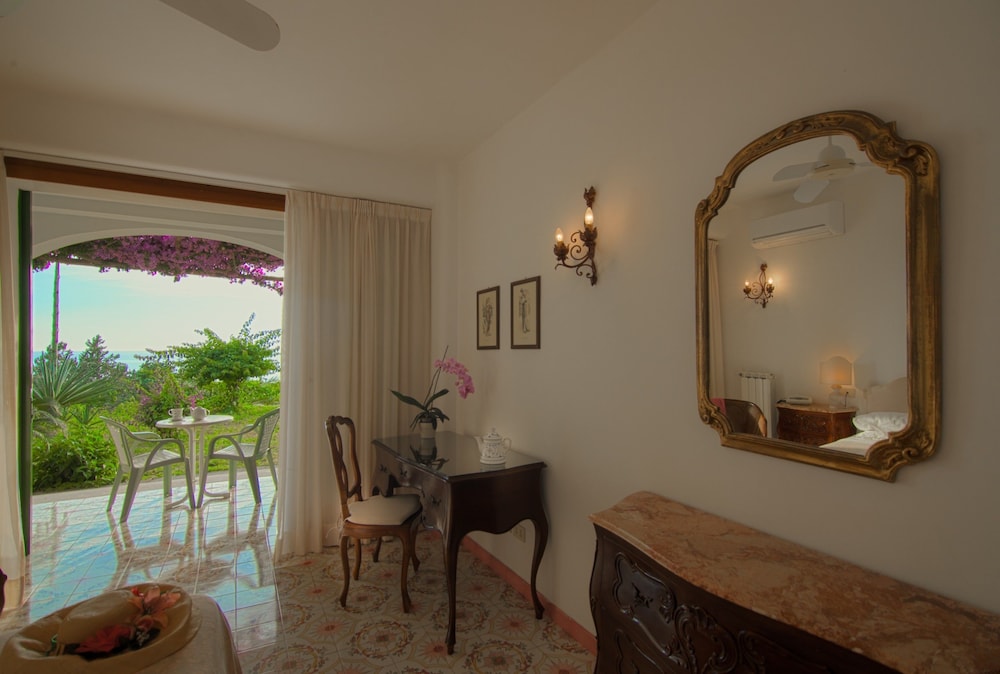 Hotel Semiramis 32/65