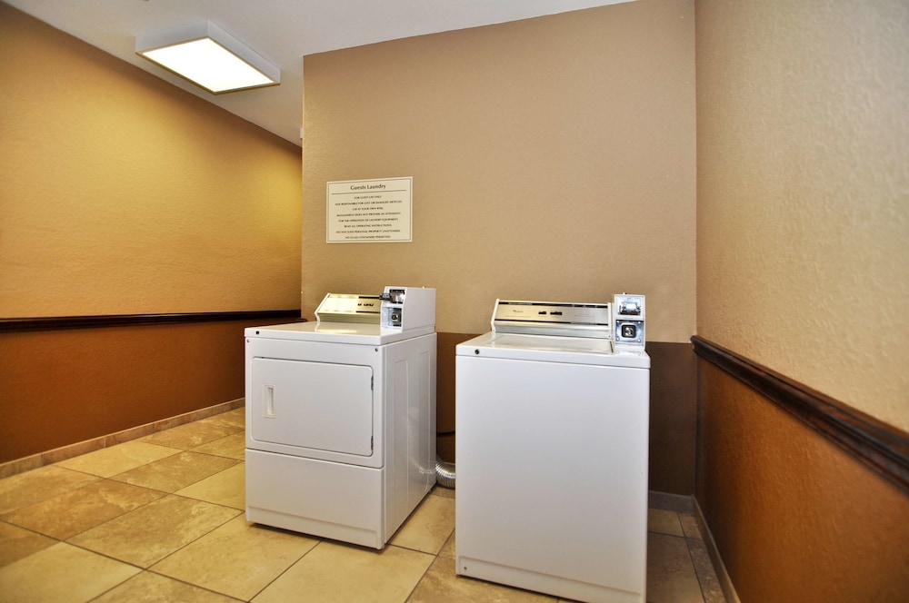 Best Western Plus Victoria Inn & Suites 9/26