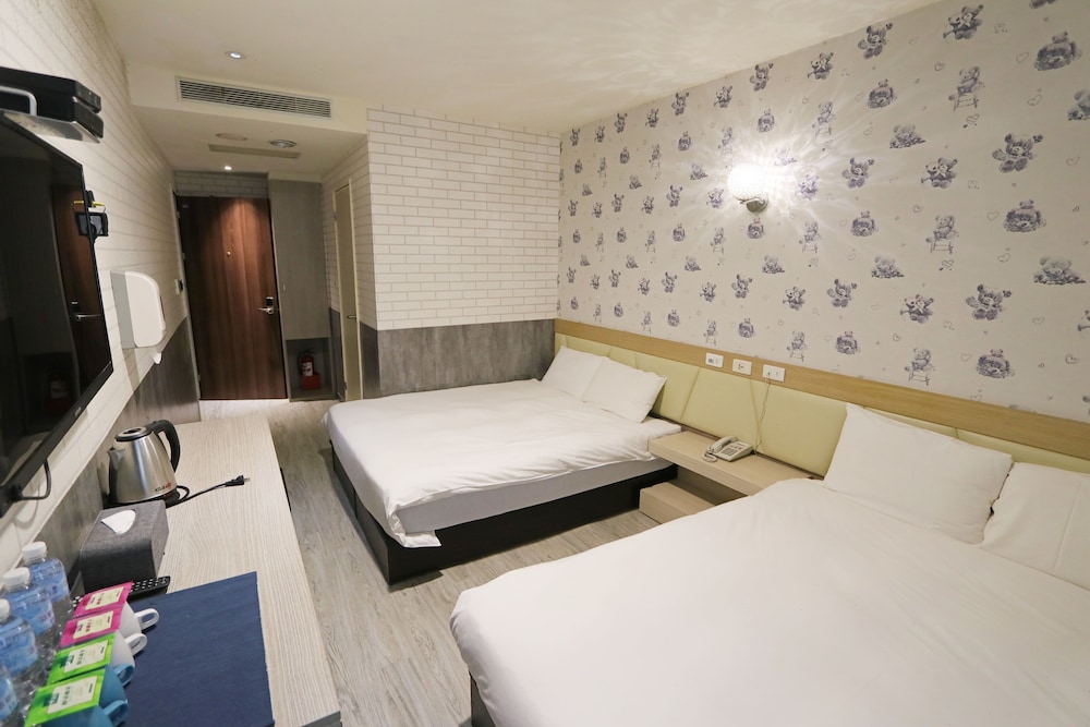 YPJ HOTEL 19/70