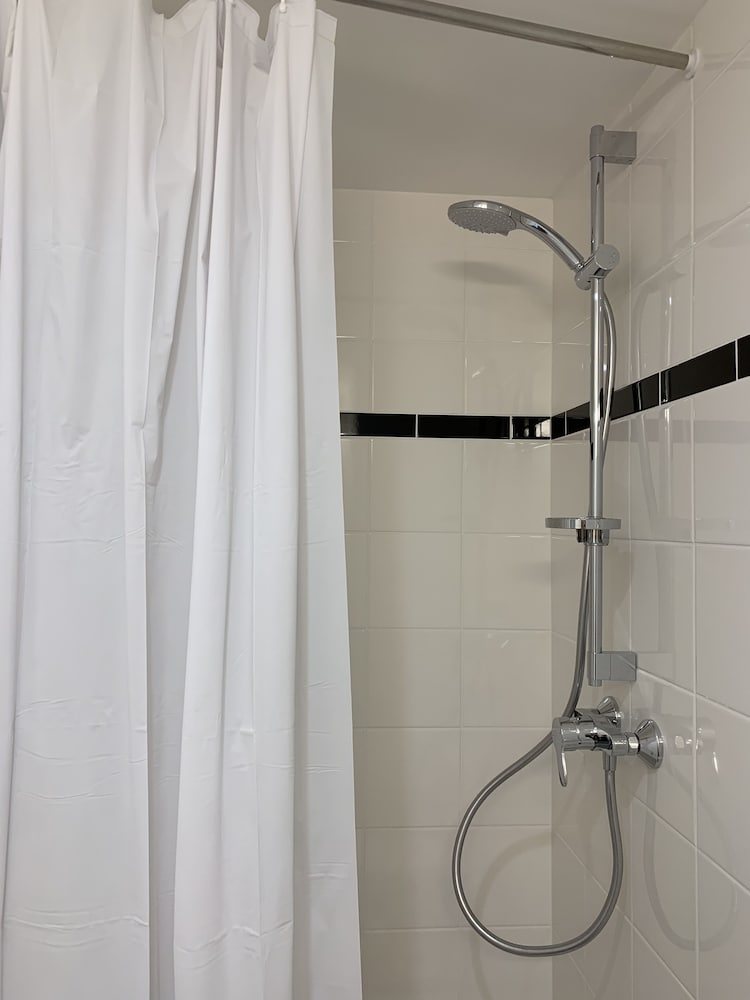 Moov Appart Hotel Clichy 39/42