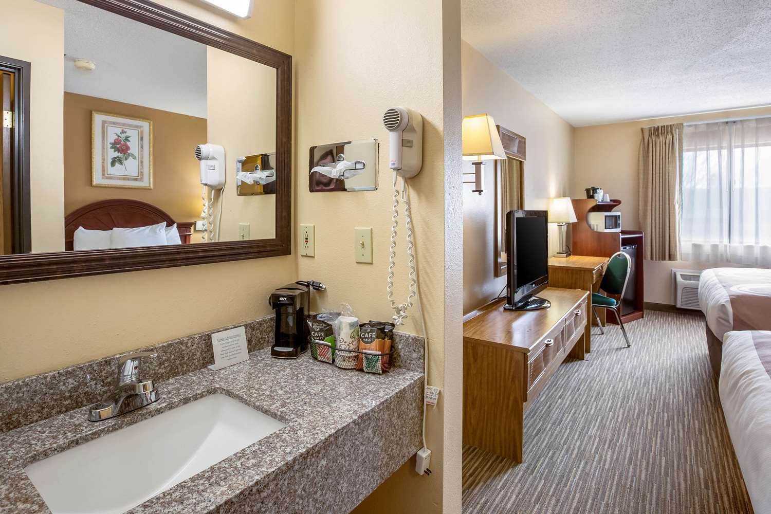 غرفة بسريرين مزدوجين، Quality Inn Storm Lake 4/4