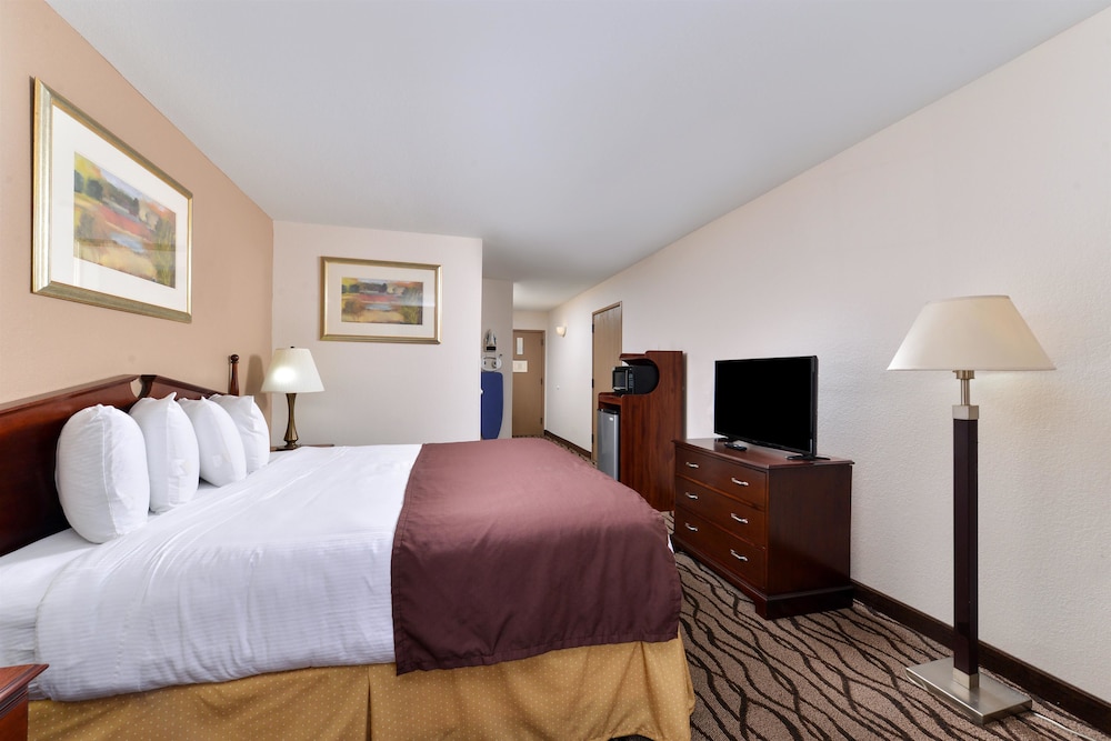 Country Hearth Inn & Suites Toccoa 9/23