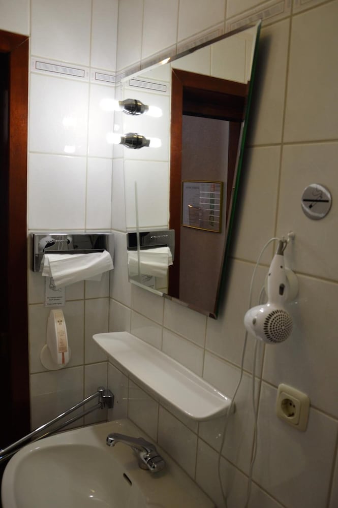 Steen S Hotel 33/36