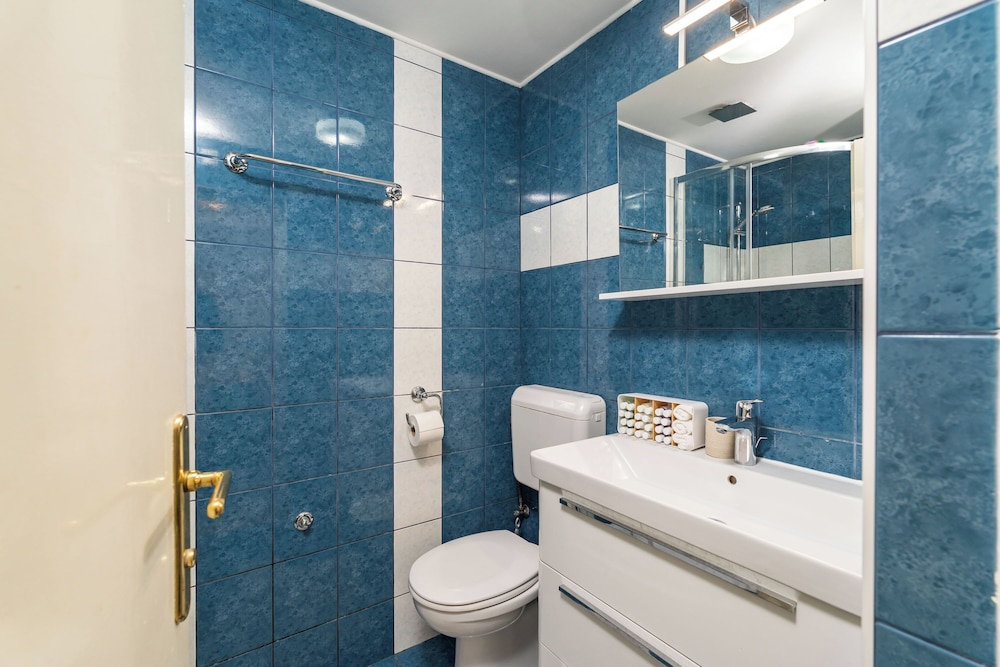 Apartments Lora 48/50