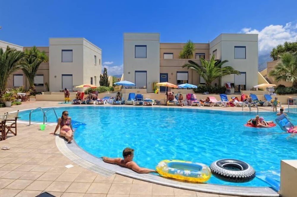 Meropi Hotel and Apartments 66/69