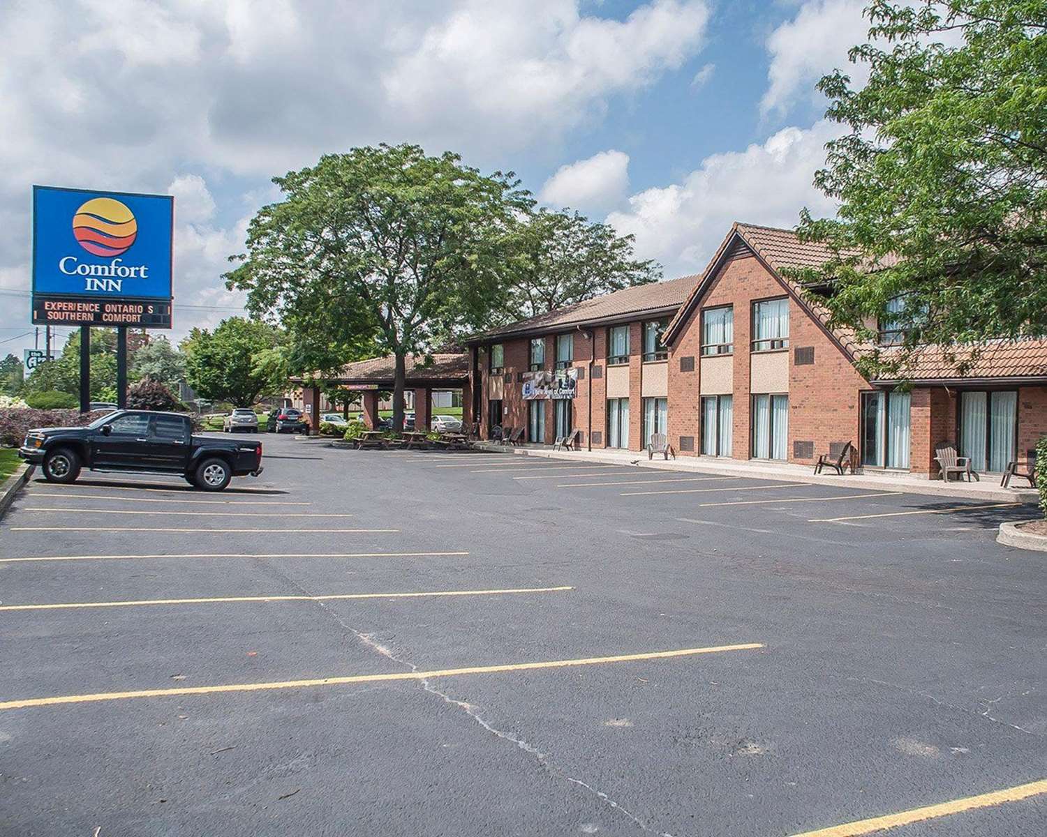 Comfort Inn Simcoe 24/26