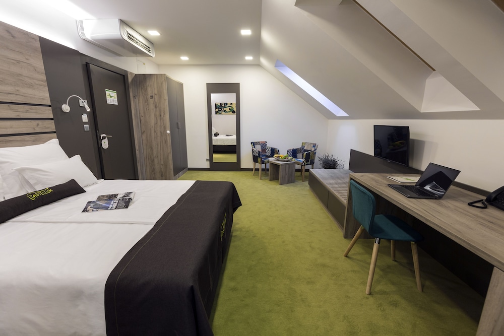 Hotel Castellum 25/48