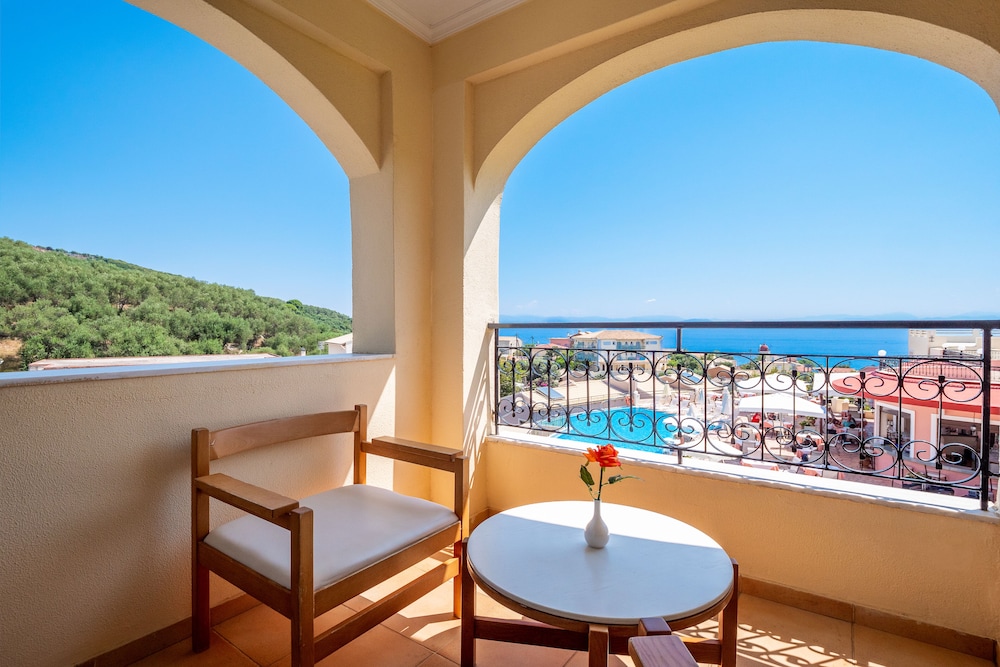 Pelagos Hotel 30/40