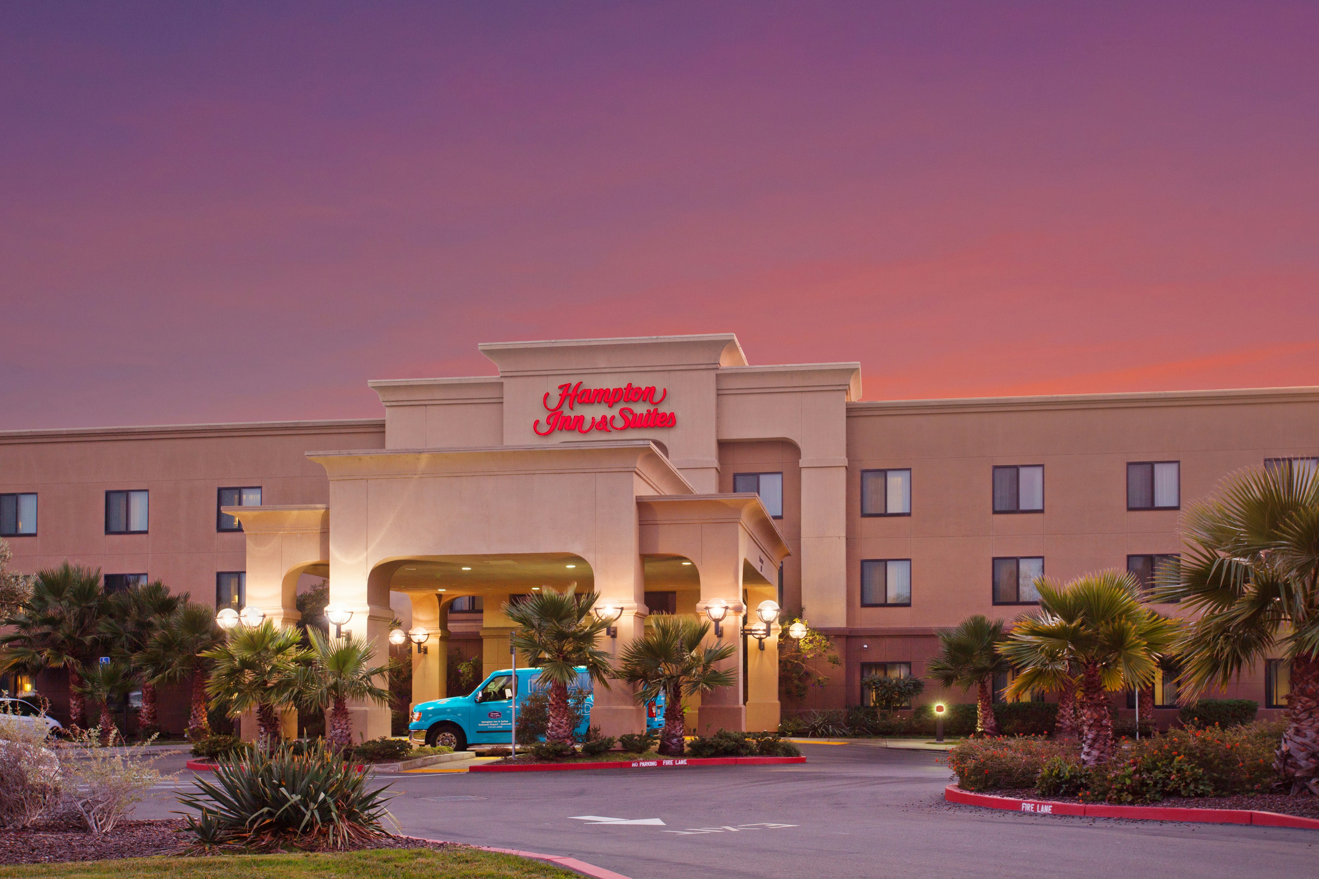 HAMPTON INN SUITES OAKLAND AIRPORT in ALAMEDA - CA