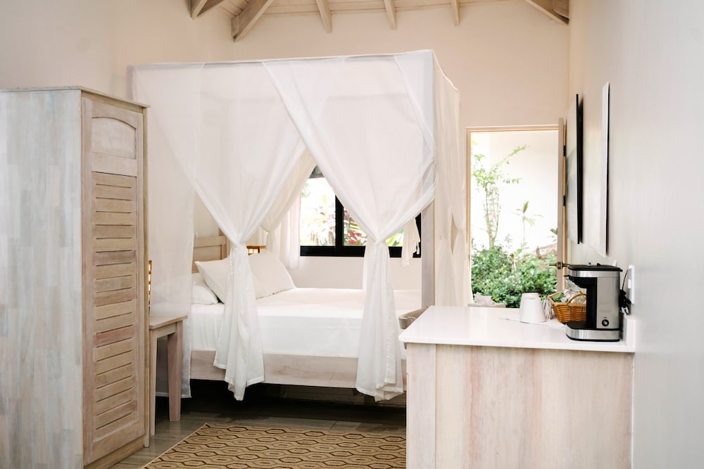 Jungle, Queen Bed