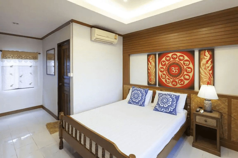 Standard, Triple, Queen Bed