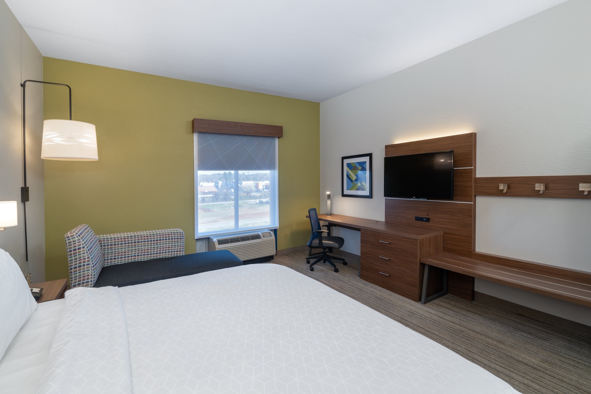 Standard, King Bed, Extra Floor Space