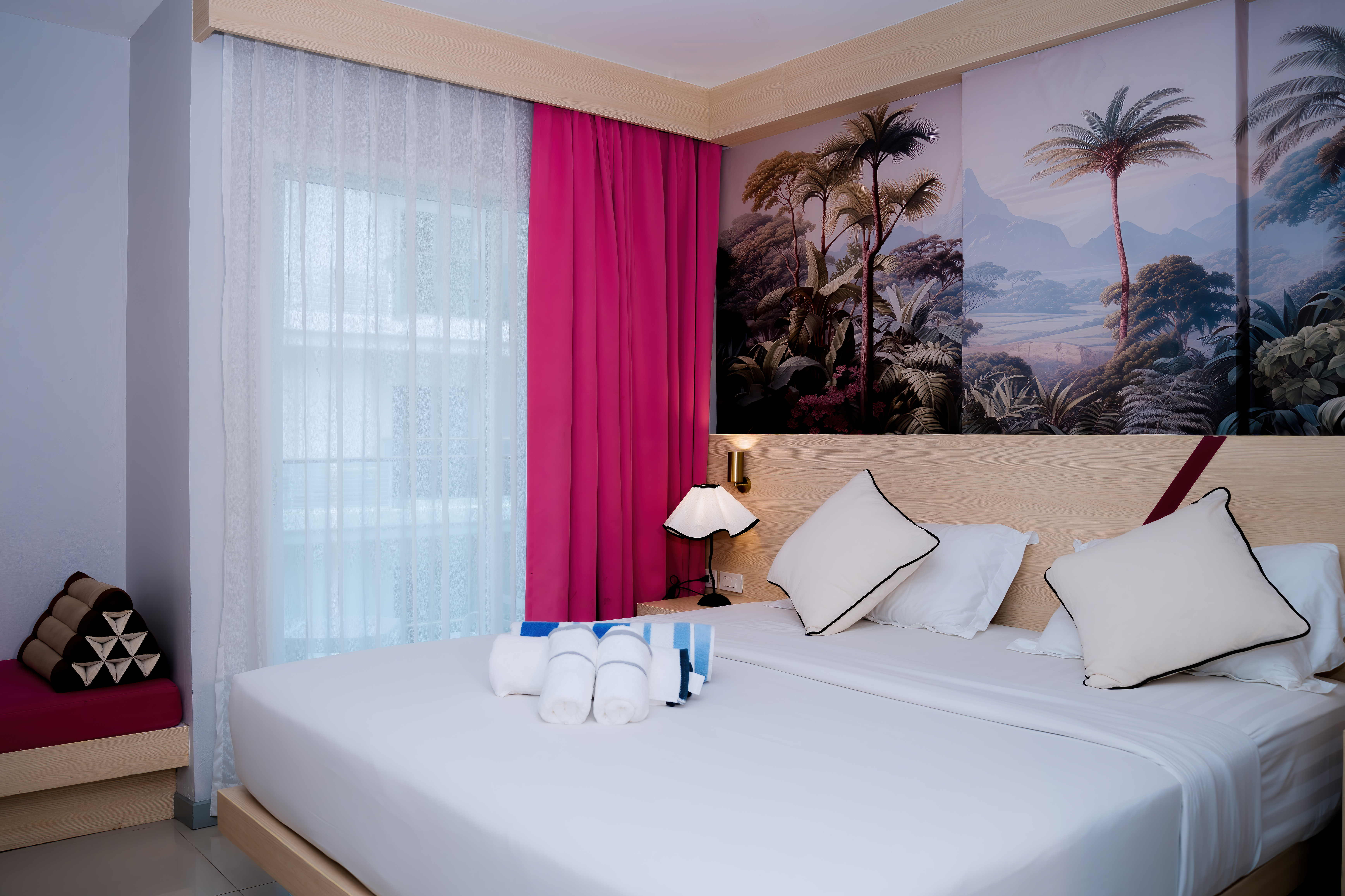 Sun Sea Sand Hotel 7/50