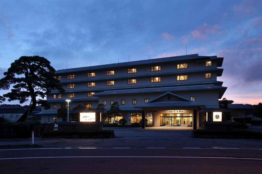 AKITA ONSEN SATOMI 2/33