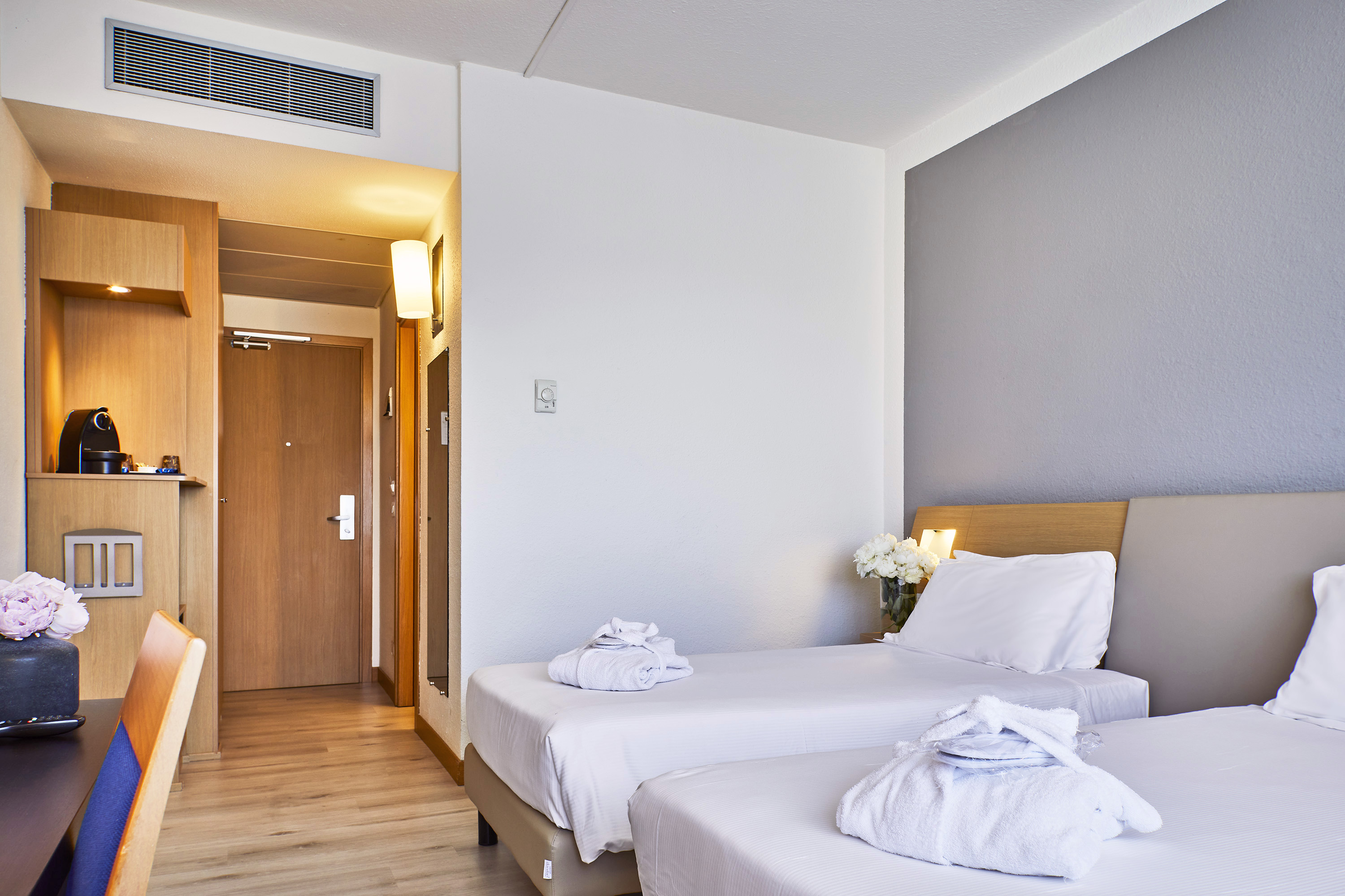 Executive, Twin Beds