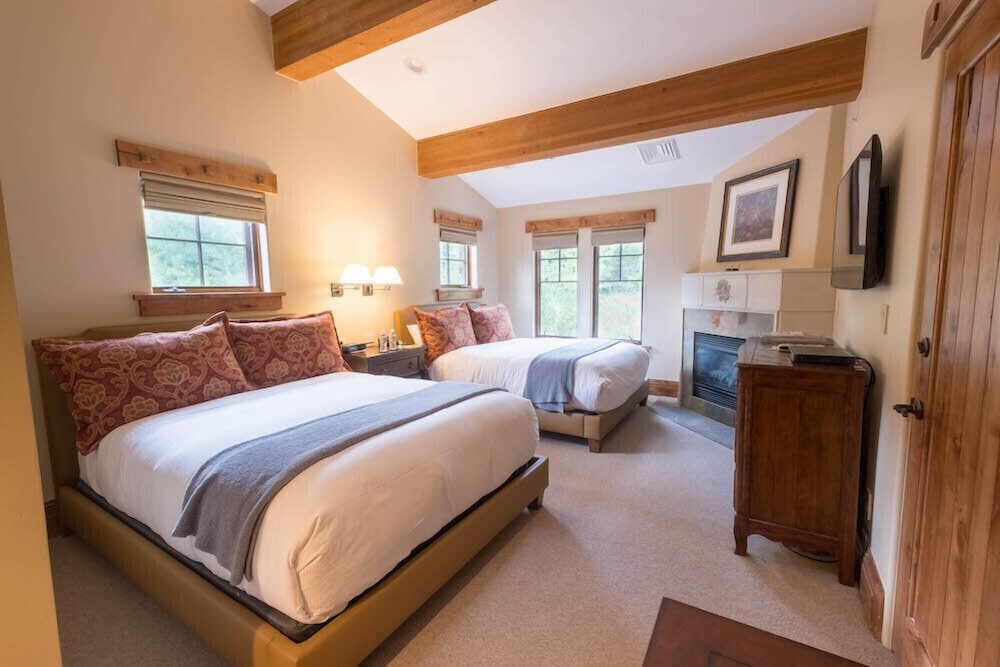 1 BEDROOM, SUITE, 2 QUEEN BEDS