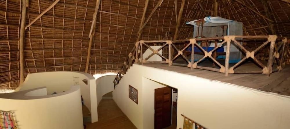 Unguja Lodge 49/50