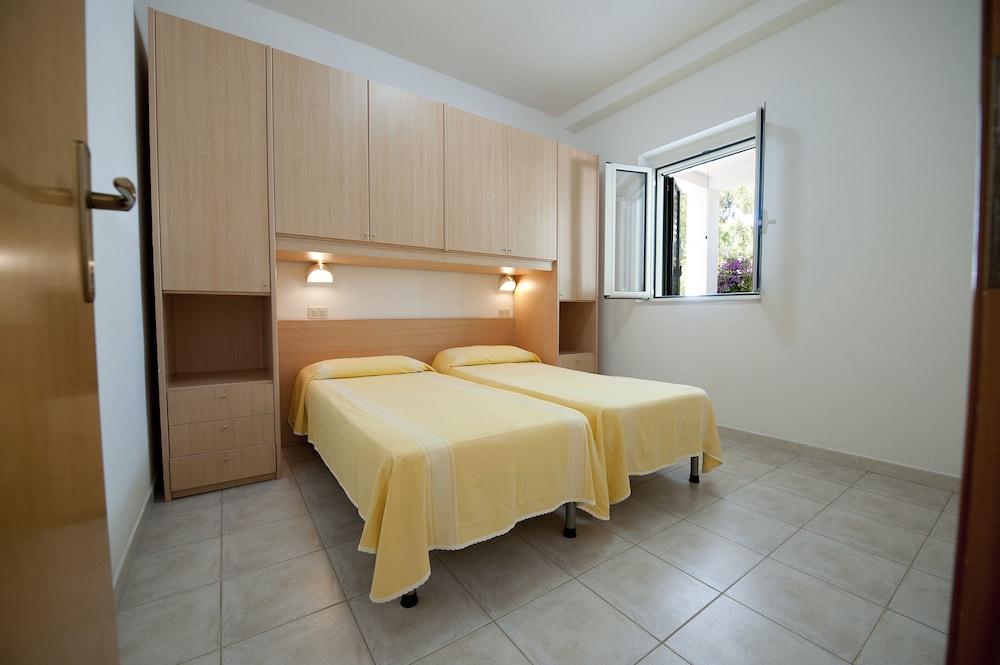 VILLAGGIO LE DIOMEDEE 31/70
