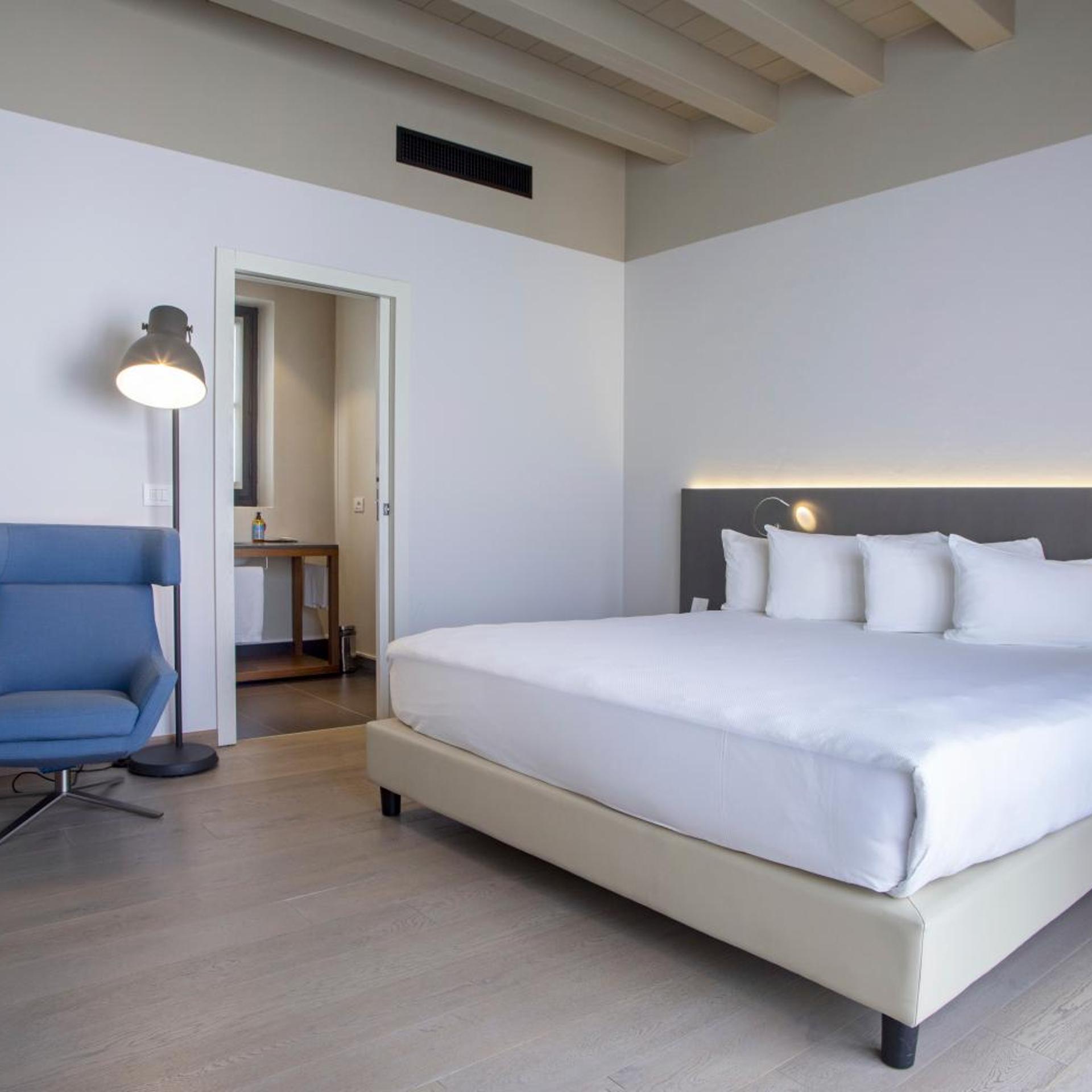 Room, Queen Bed