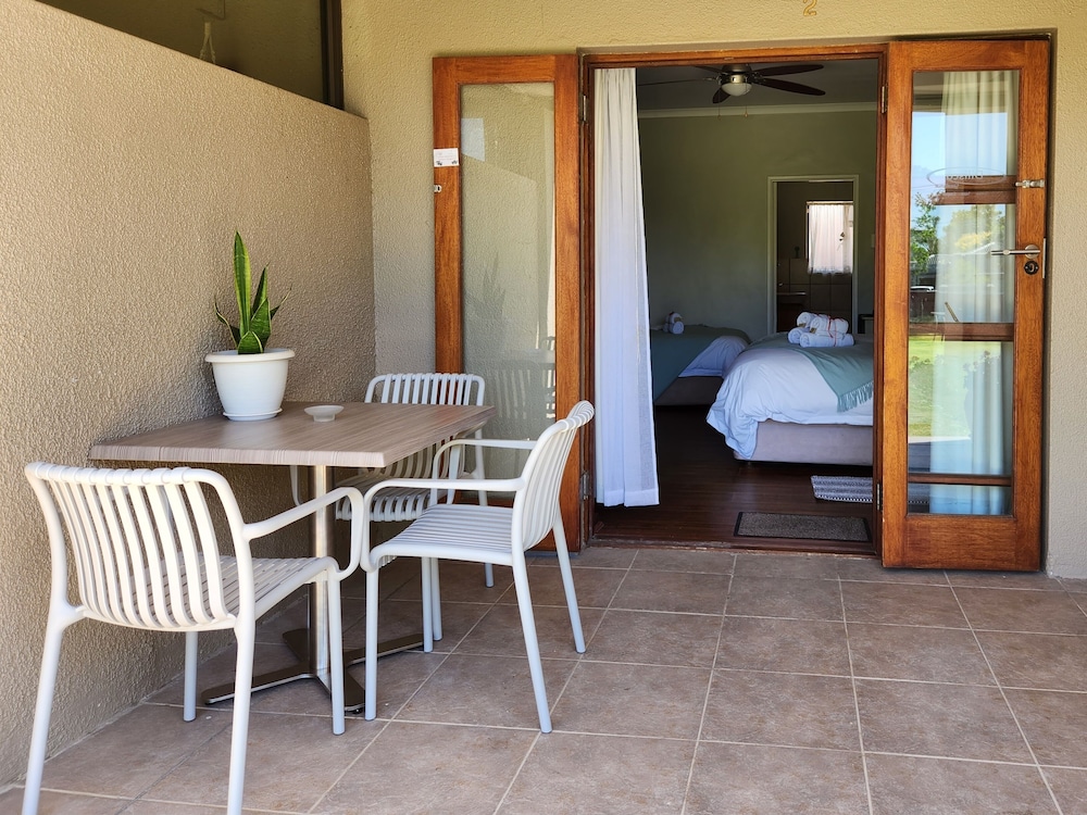 Dilisca Guesthouse 28/50