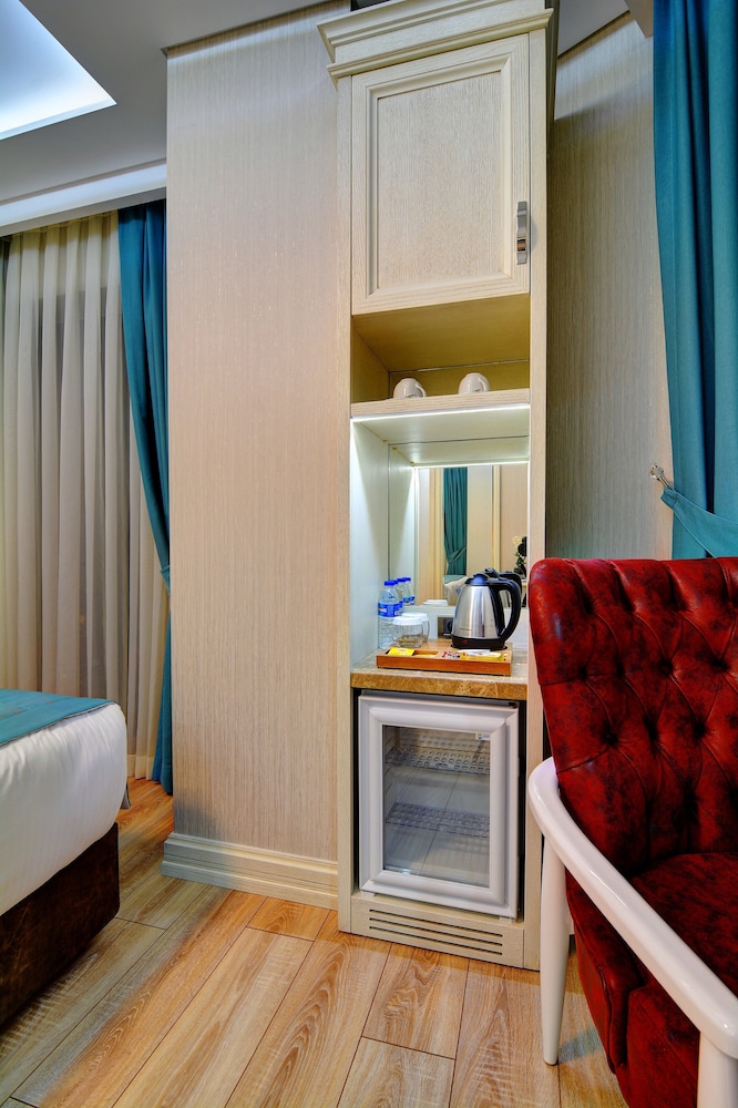 Novel Hotel 27/53