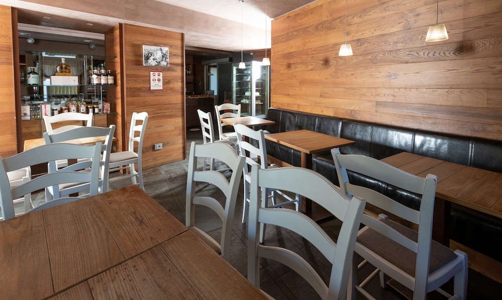 Sottovento Luxury Hospitality 59/67