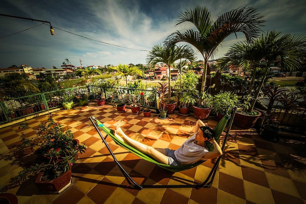 Siem Reap Riverside Hotel 57/67